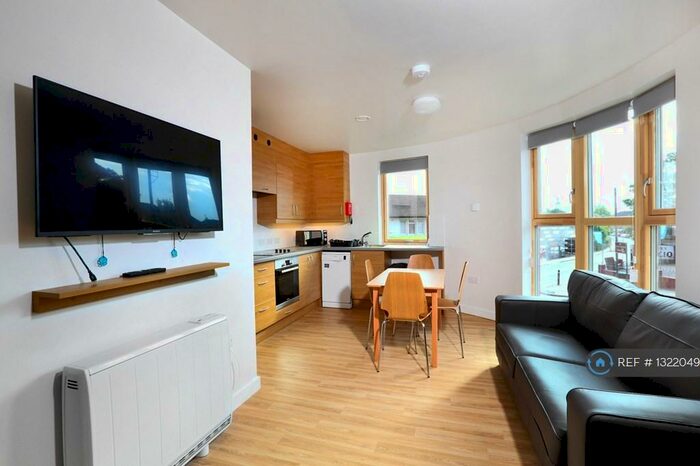 5 Bedroom Flat To Rent In Mulberry House, Southampton, SO14