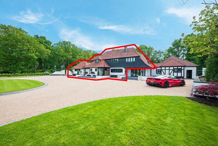 6 Bedroom House To Rent In Park Avenue, Orpington, BR6