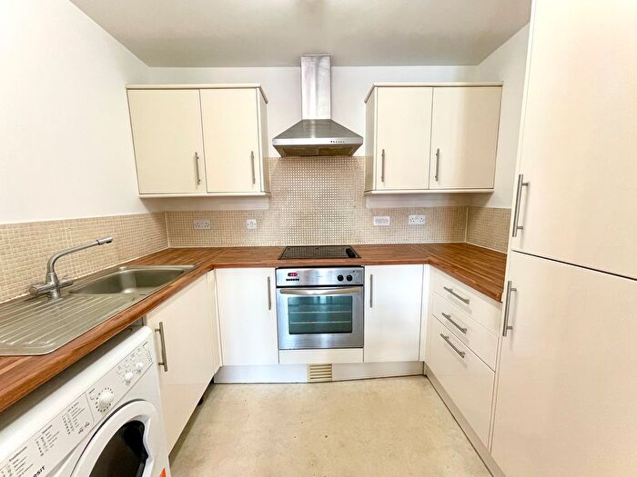 2 Bedroom Flat To Rent In Lockhurst Lane, Coventry, CV6