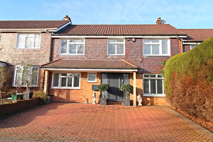 3 Bedroom Terraced House For Sale In Mead Way, Bromley, BR2