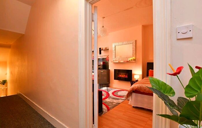 1 Bedroom Flat To Rent In Goldstone Villas, Hove, BN3