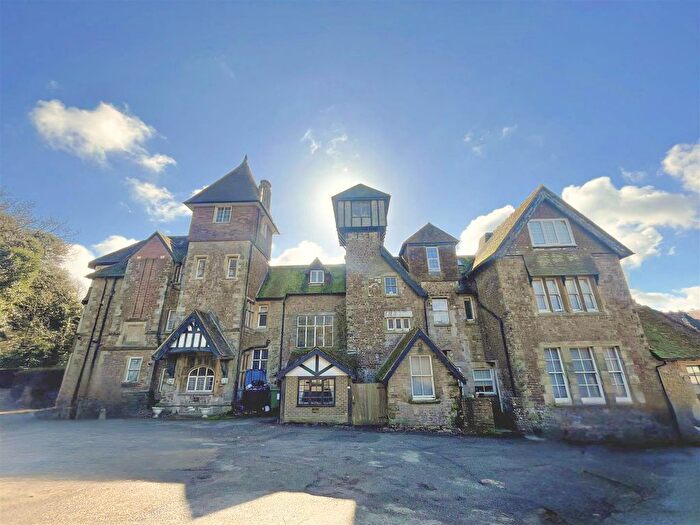 2 Bedroom Flat To Rent In The Ridge, Hastings, TN34