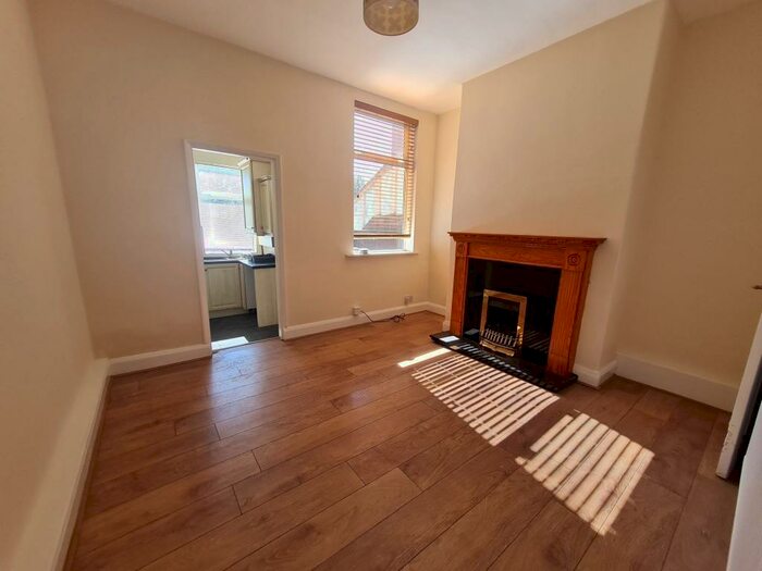 2 Bedroom House To Rent In Don Street, Doncaster, DN1