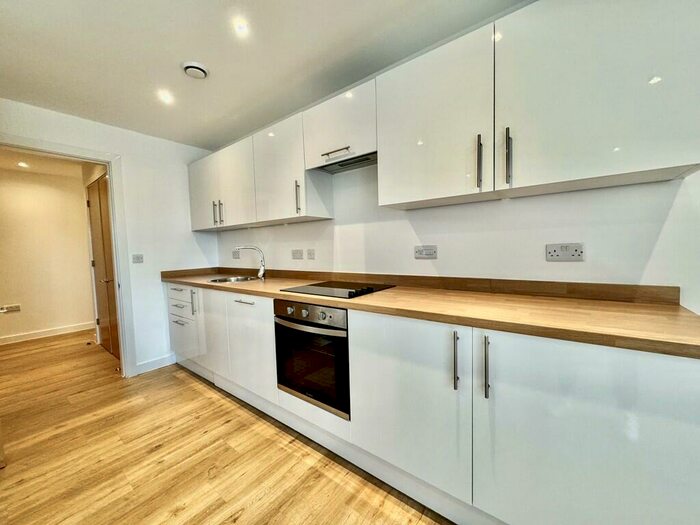 3 Bedroom Apartment To Rent In The Plaza, Every Street, M4