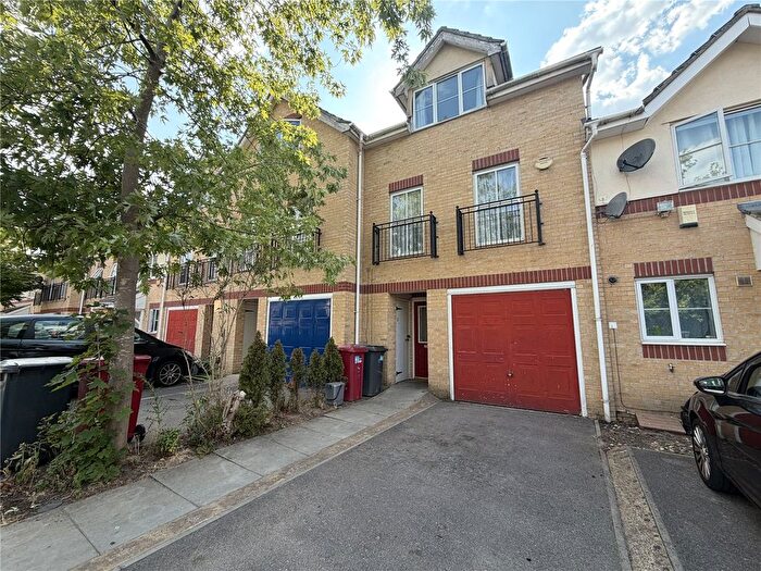 3 Bedroom Terraced House For Sale In Chaucer Way, Slough, SL1
