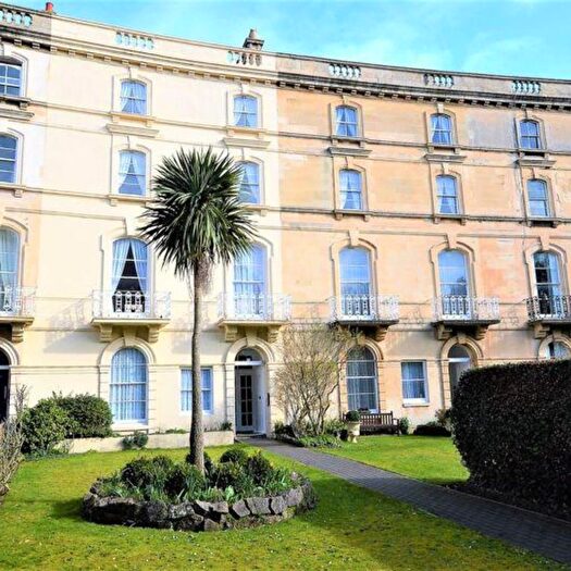 1 Bedroom Block Of Flats To Rent In Ellenborough Gardens, Whitecross Road, Weston-Super-Mare, BS23