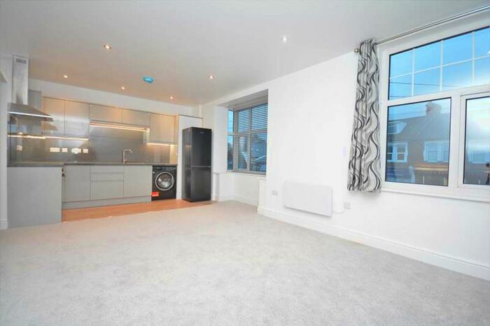 2 Bedroom Apartment To Rent In Broad Street, Chesham, HP5