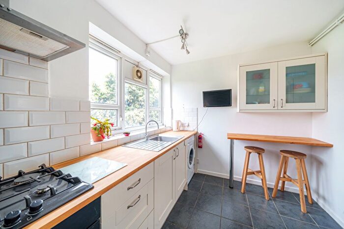 2 Bedroom Flat To Rent In Naylor Road, London, SE15