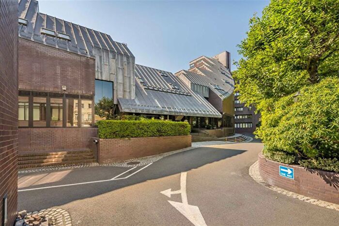 2 Bedroom Flat For Sale In Grosvenor Road, Pimlico, SW1V - Photo 7