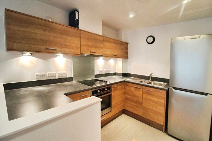 1 Bedroom Flat To Rent In Bonfire Corner, Portsmouth, Hampshire, PO1