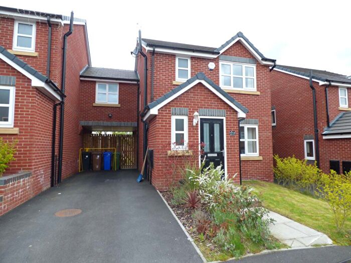 4 Bedroom Link Detached House To Rent In Rowan Crescent, Gee Cross, SK14