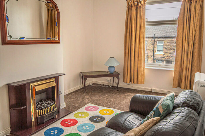 1 Bedroom Maisonette To Rent In Church Street, Crosland Moor, Huddersfield, HD4