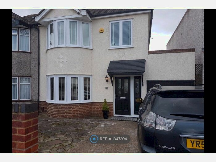 3 Bedroom Semi-Detached House To Rent In Gipsy Road, Welling, DA16