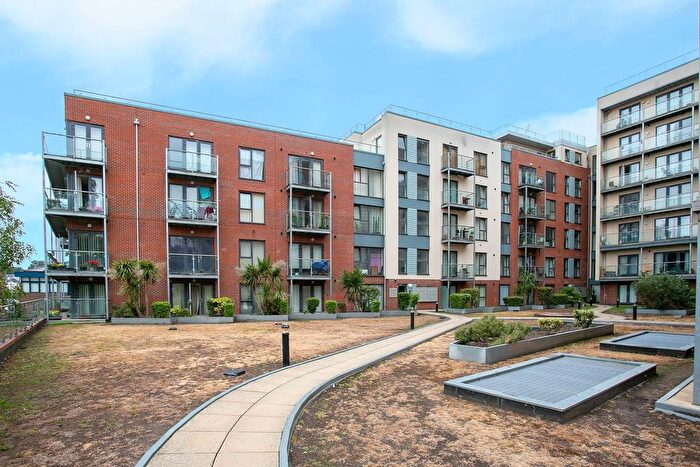 2 Bedroom Flat For Sale In Mosaic House, Midland Road, Hemel Hempstead, HP2