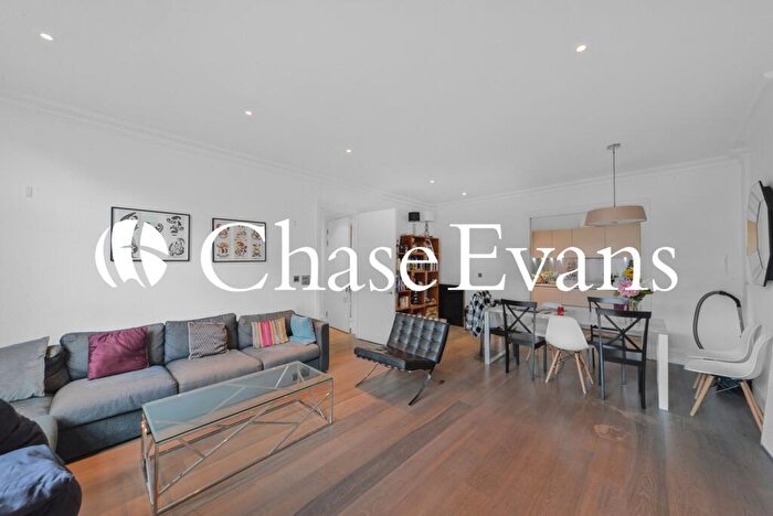 2 Bedroom Flat For Sale In Sterling Mansions, Goodman's Fields, Leman Street, Aldgate, London, E1