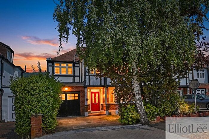 5 Bedroom Semi-Detached House For Sale In Carlton Avenue West, Wembley, HA0