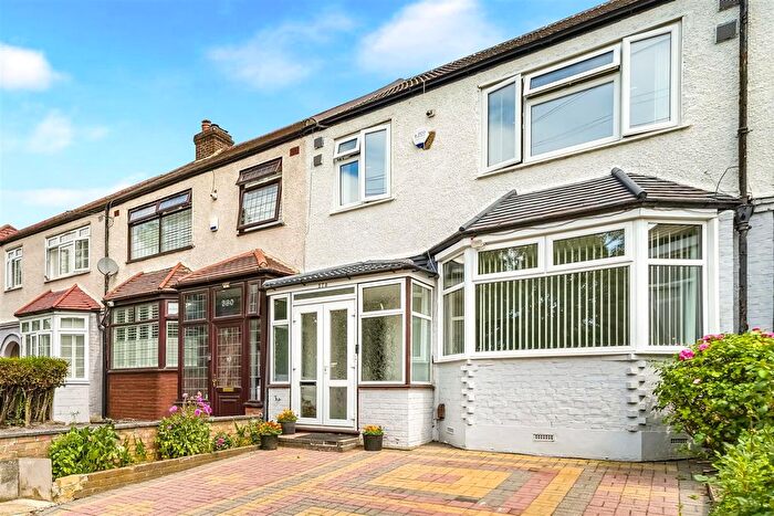 3 Bedroom Terraced House For Sale In Wanstead Park Road, Ilford, IG1