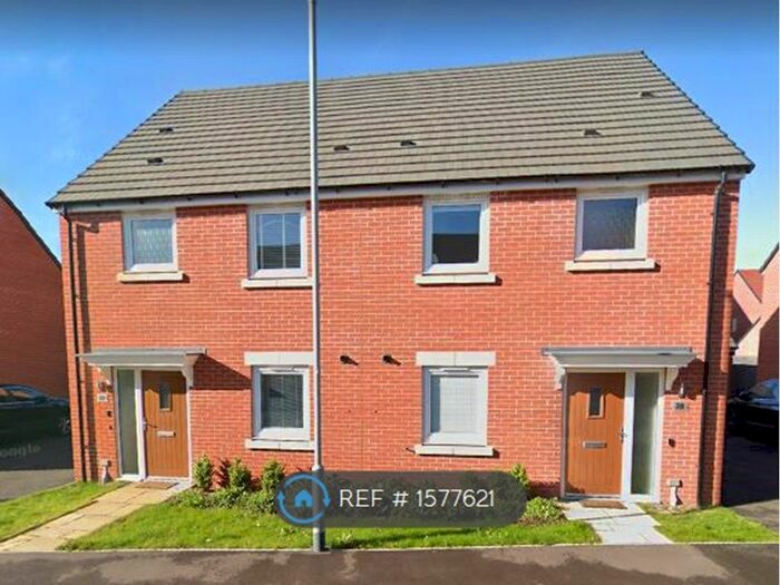 3 Bedroom Semi-Detached House To Rent In Foxfield Way, West Bridgford, Nottingham, NG2