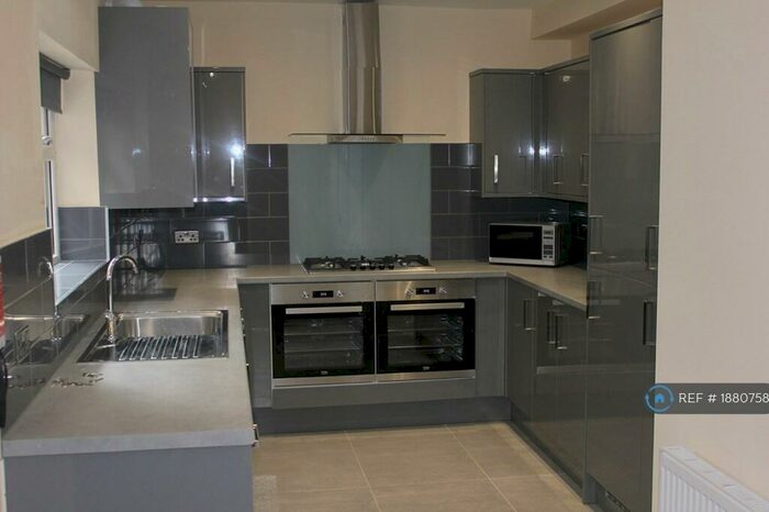 5 Bedroom End Of Terrace House To Rent In Deramore Street, Manchester, M14