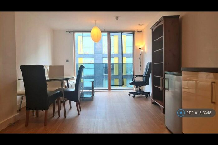 2 Bedroom Flat To Rent In Booth Court, London, SE13