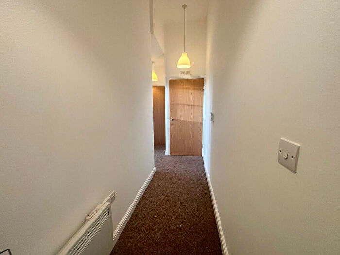 2 Bedroom Flat To Rent In College Gate, Salisbury Close, CW2
