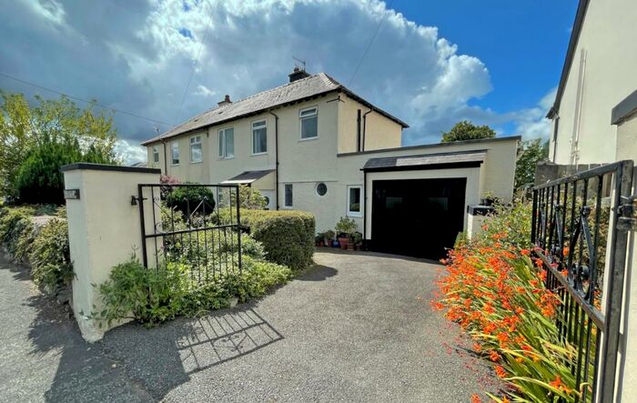 3 Bedroom Semi-Detached House For Sale In Waunfawr, Caernarfon, LL55