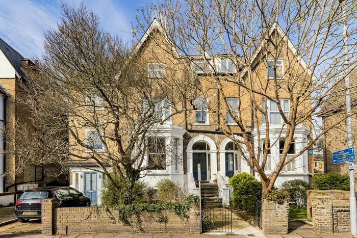 1 Bedroom Flat To Rent In Springfield Road, Kingston Upon Thames, KT1