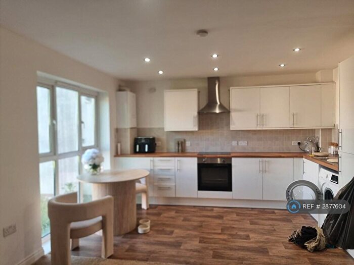 2 Bedroom Flat To Rent In Water Lane, Southampton, SO40