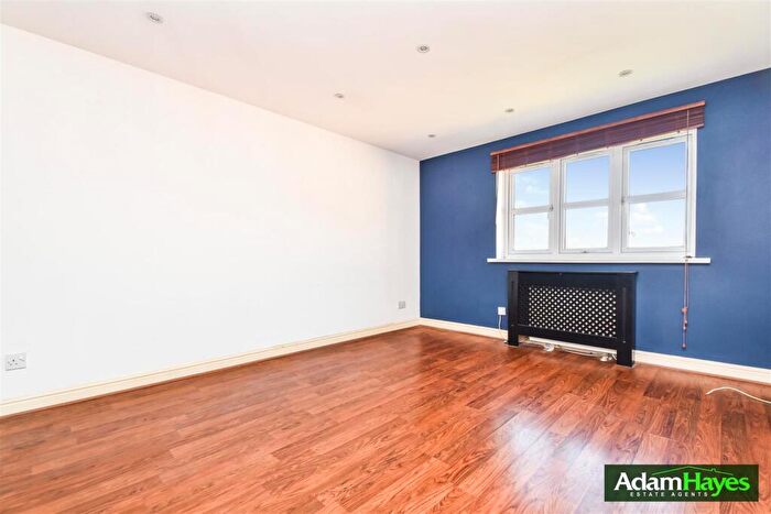 2 Bedroom Apartment To Rent In Simms Gardens, East Finchley, N2