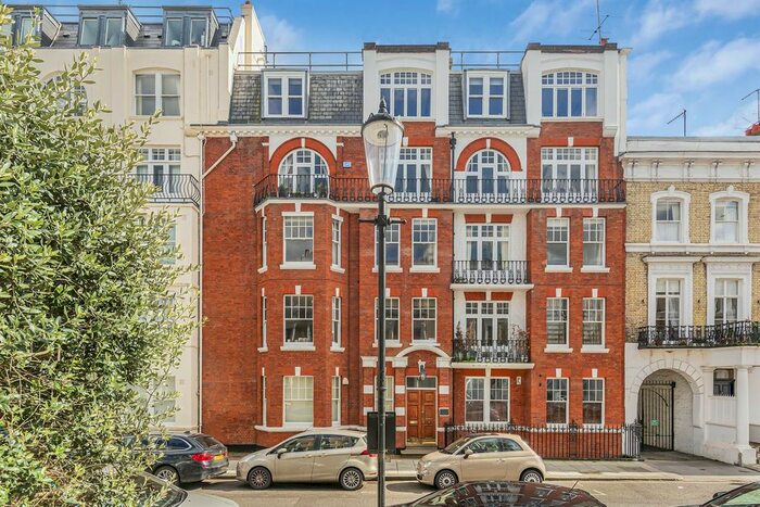 2 Bedroom Flat To Rent In Fawcett Street, London, SW10