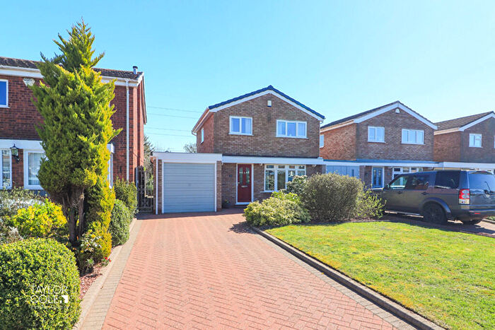 3 Bedroom Detached House For Sale In Glyndebourne, Riverside, B79