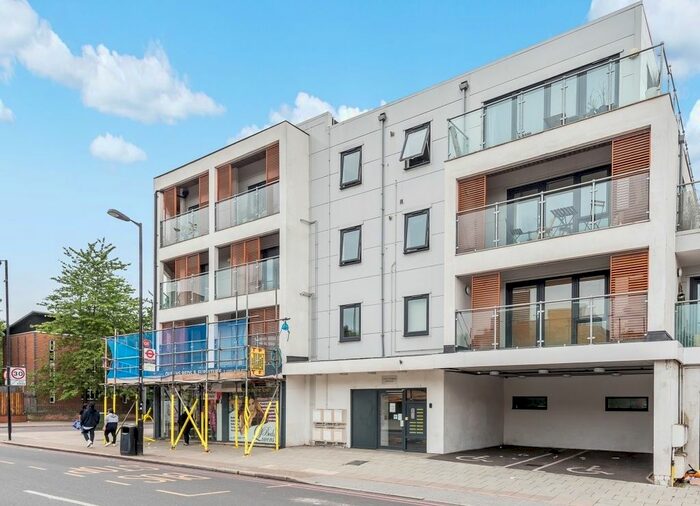 2 Bedroom Flat To Rent In Queens Road, London, SE15