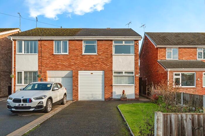 3 Bedroom Semi Detached House For Sale In Oldfield Drive, Vicars Cross, Chester, Cheshire, CH3