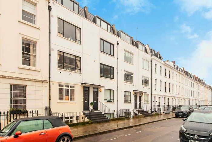 3 Bedroom Maisonette To Rent In Westmoreland Terrace, London, SW1V