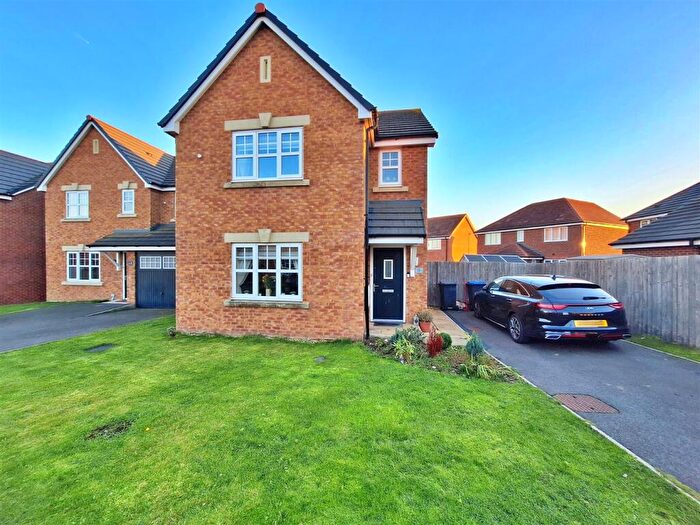 3 Bedroom Detached House For Sale In Bletchley Close, Blackpool, FY4