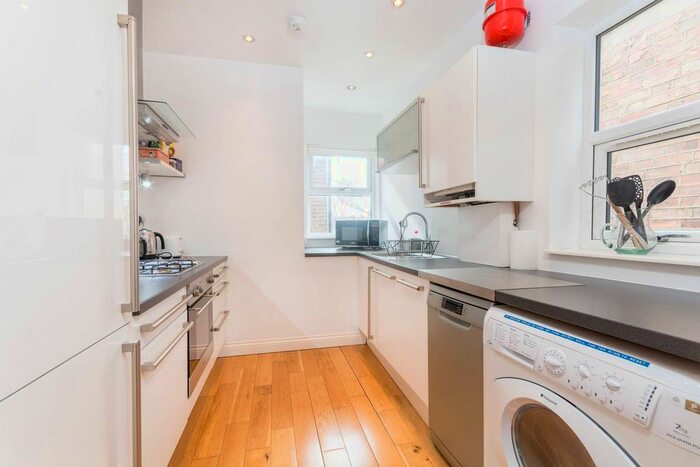 2 Bedroom Maisonette To Rent In Graham Road, Chiswick, London, W4