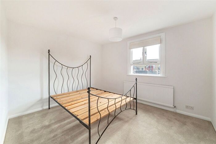 1 Bedroom Terraced House To Rent In Camden Street, Camden, NW1