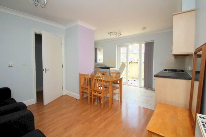 1 Bedroom Flat To Rent In Sussex Way, London, N19