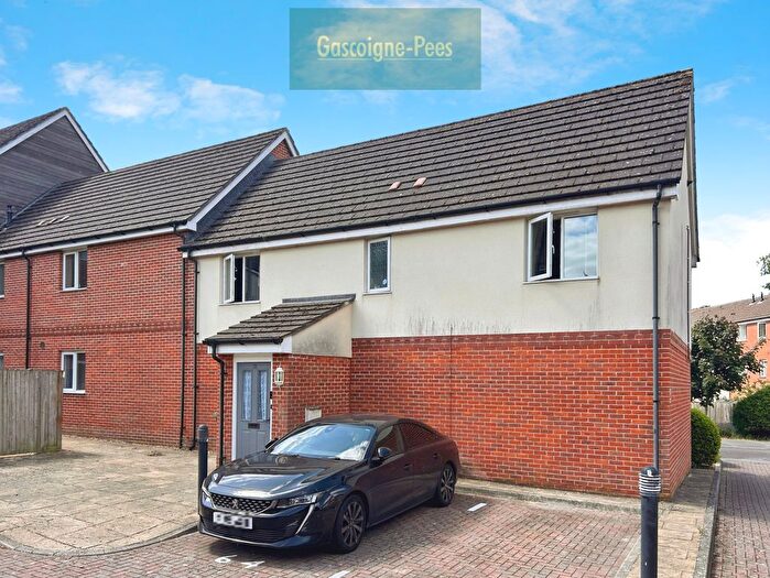 2 Bedroom Maisonette To Rent In Skippetts Gardens, Basingstoke, RG21