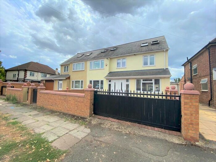 6 Bedroom Semi-Detached House To Rent In Fairway Avenue, West Drayton, UB7