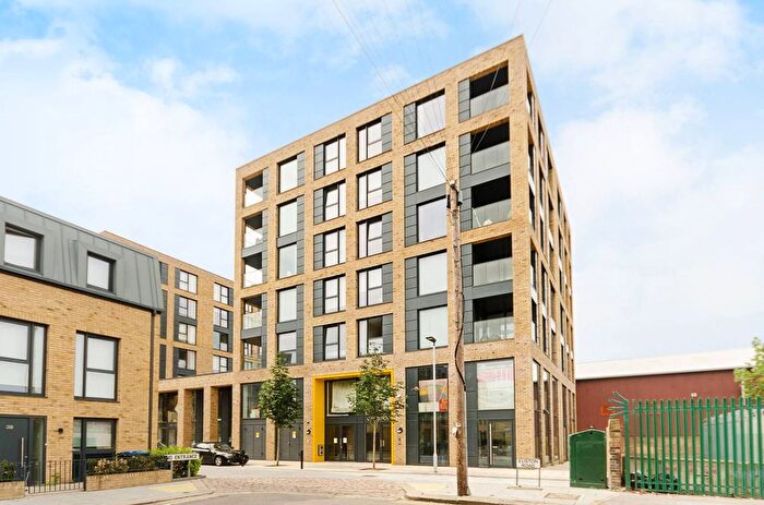 2 Bedroom Flat To Rent In Caro House, Central Croydon, Croydon, CR0