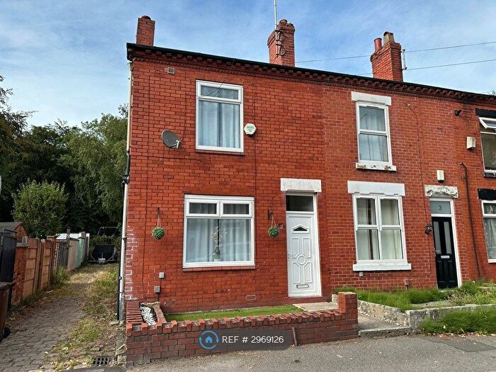 3 Bedroom End Terrace House To Rent In Standish St, Manchester, M29