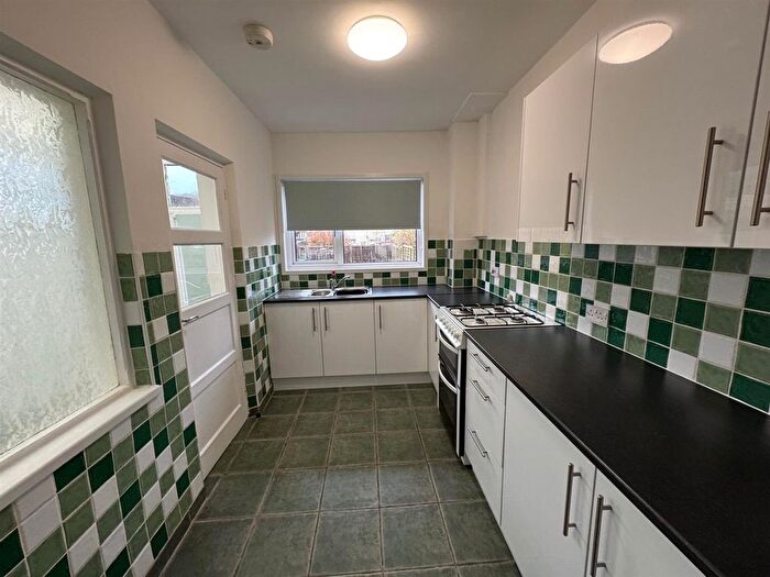 2 Bedroom End Of Terrace House To Rent In Climsland Road, Paignton, TQ4