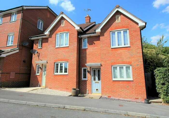 3 Bedroom Semi-Detached House To Rent In Burnham Road, Alton, Hampshire, GU34