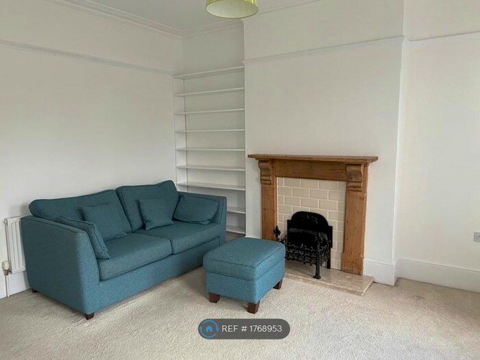 1 Bedroom Flat To Rent In Ferme Park Road, London, N8