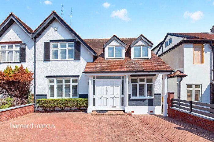 4 Bedroom Semi-Detached House For Sale In Park Way, London, N20