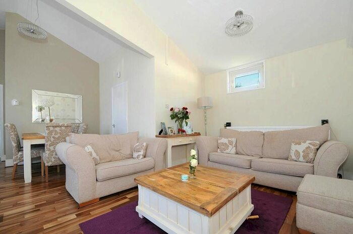 1 Bedroom Flat To Rent In Chevington, Garlinge Road, London, NW2