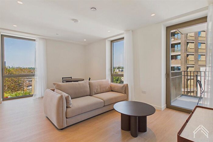 2 Bedroom Flat To Rent In Ferry Island, Heart Of Hale Lane, London, N17