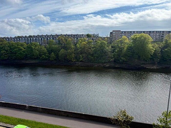 2 Bedroom Flat To Rent In Riverside Drive, Aberdeen, AB11
