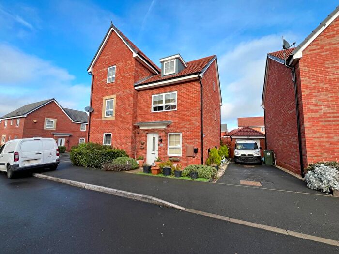 4 Bedroom Semi Detached House For Sale In Gregory Way, Wigston, LE18